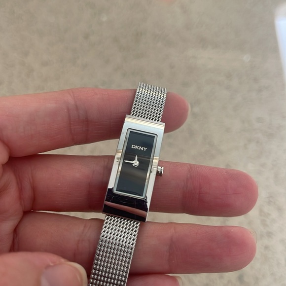 Authentic DKNY ladies bracelet watch mesh band - Picture 12 of 15